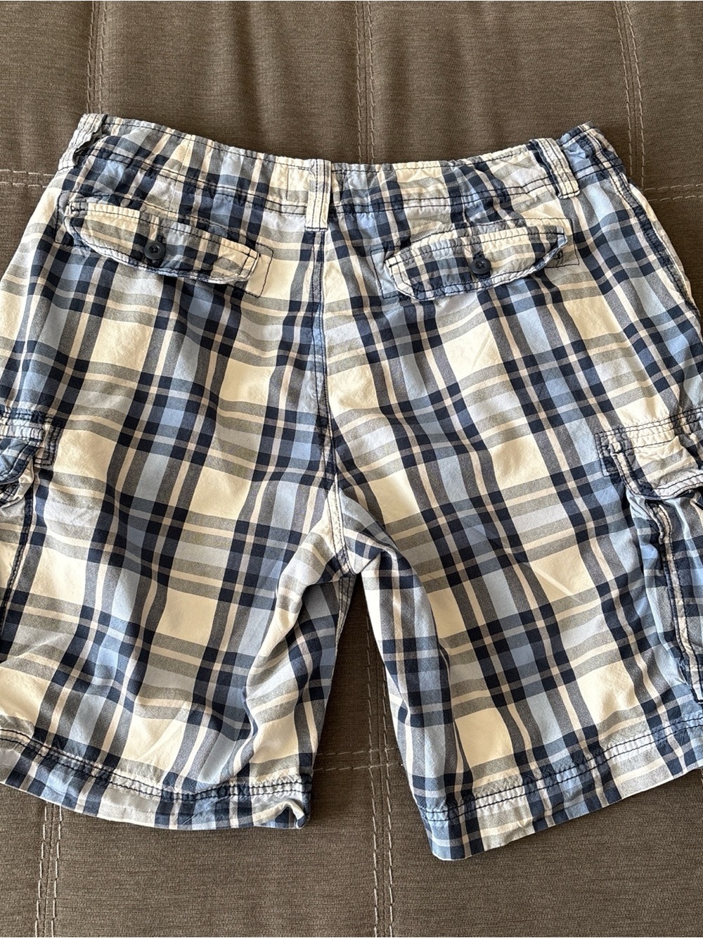 St. John's Bay man’s Navy and White Plaid Cargo Shorts. 34 - Picture 2 of 8